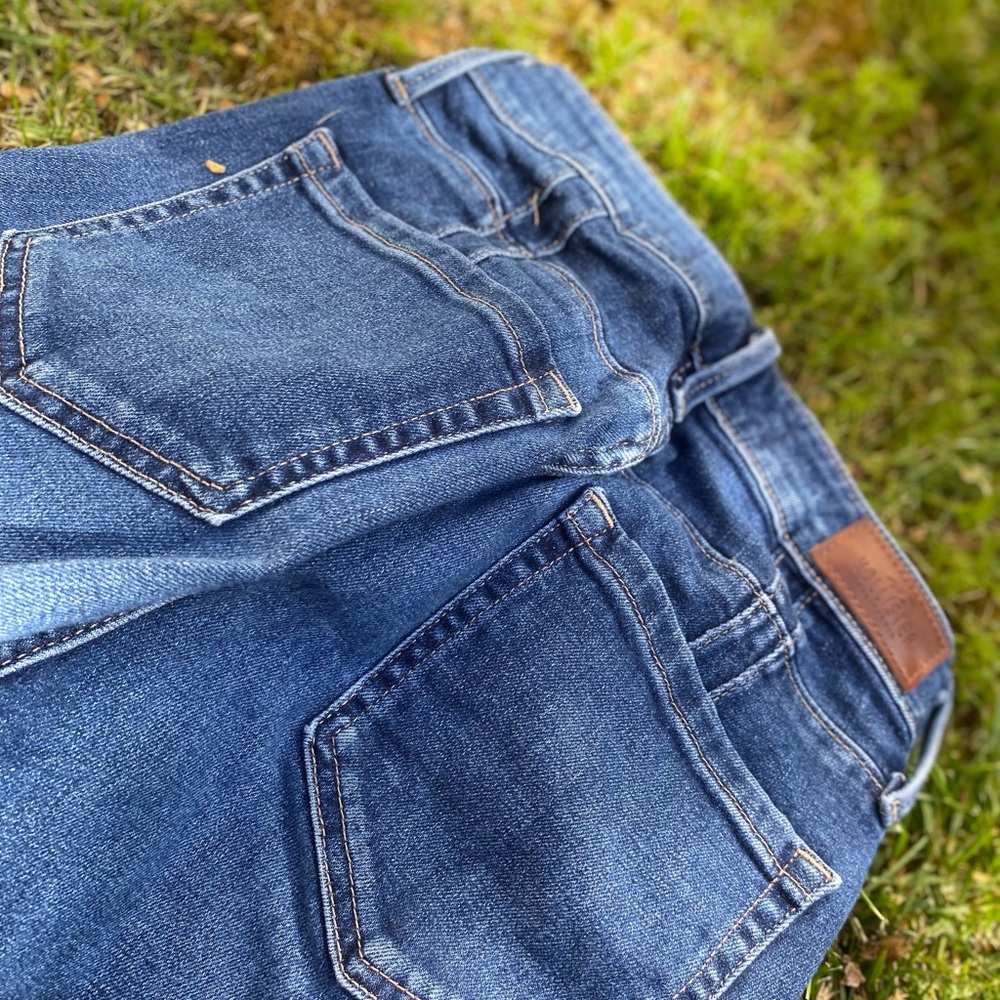 Ripped Medum wash jeans